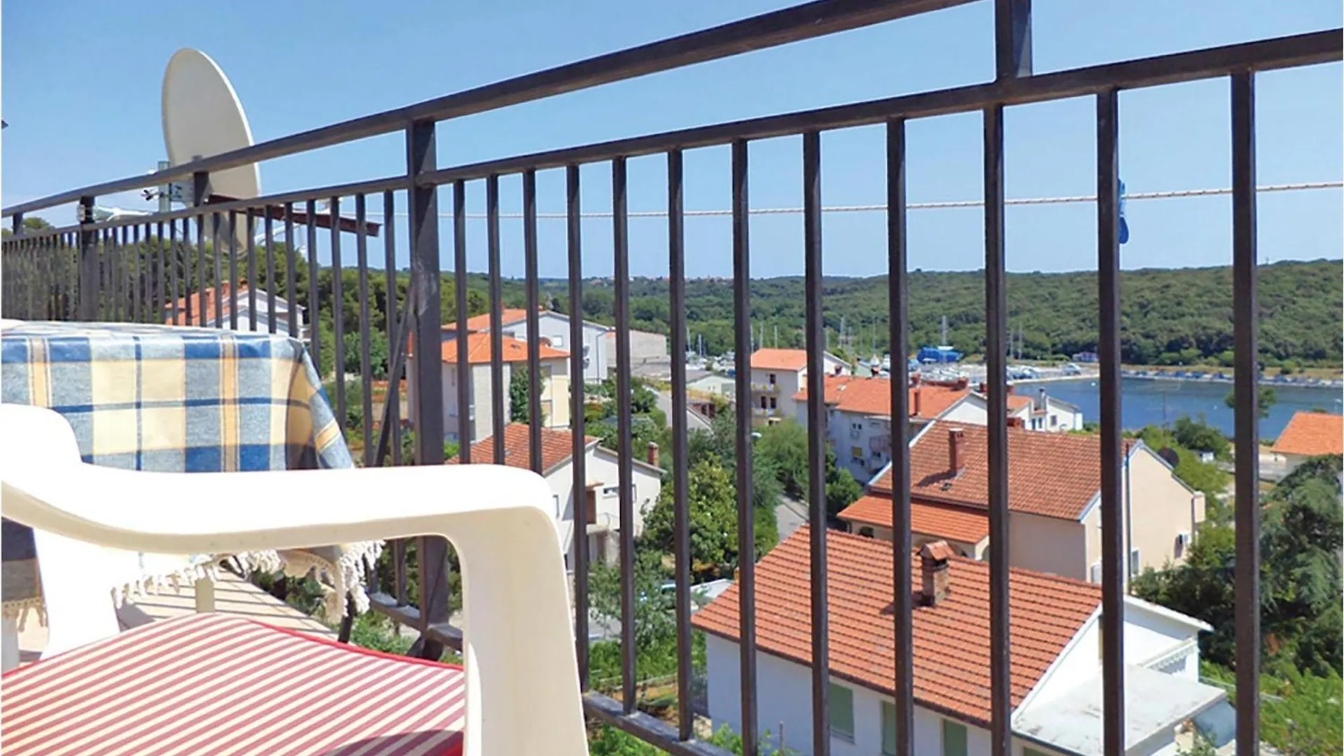 Beautiful Apartment In Pula With House Sea View